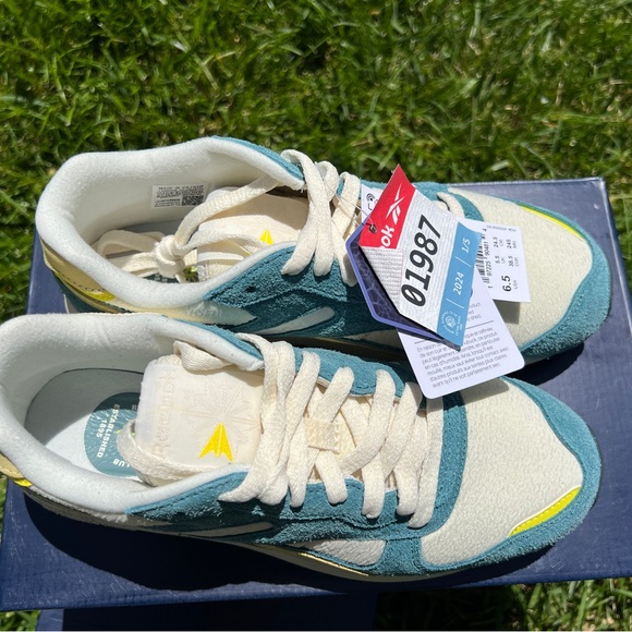 Brand New Reebok DL5000 - Picture 3 of 6